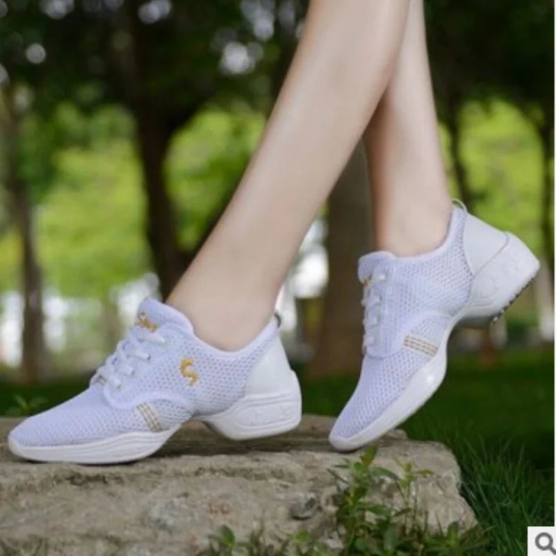 Lightweight Sneakers Fashion Sports Feature Soft Outsole Breathable Running Modern Dance Shoes Sneakers for Woman Practice Shoes American Fitness CLub